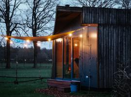 Tiny house met priv&eacute; hottub，位于Vledder的小屋
