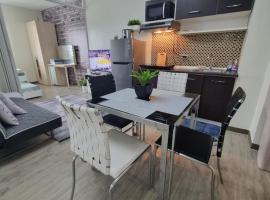 Joms Cozy Staycation，位于卡兰巴的酒店