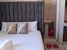 midenlavin studio Airbnb