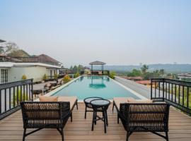 ELIVAAS 1 BHK with Rooftop Pool - Kamerios Verano，位于Goa的带按摩浴缸的酒店