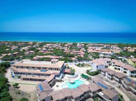 Hotel with swimming pool just 300 mt from the Baia delle Mimose-beach，位于巴德希的酒店