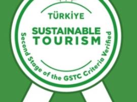 蛤蜊别墅酒店，位于切什梅的酒店