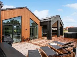 Awesome Home In Løkken With Sauna