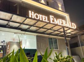 Hotel Emerald，位于维沙卡帕特南的酒店