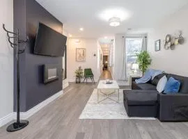 Modern 2BR Condo with Pet Friendly - Near University