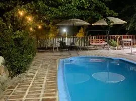 Cabañas Between Hills