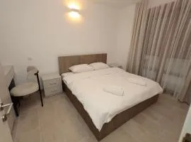 Livinn-Double Room with Shared Bathroom