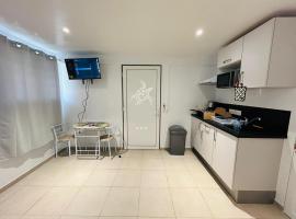 Appartements TORTUE，位于卡宴的酒店