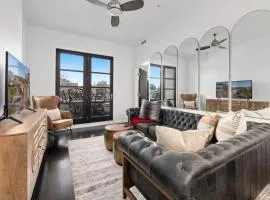 Fay Flat-Monthly Rental-Downtown High Rise Suite