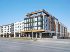 Courtyard by Marriott Milwaukee Brookfield at Poplar Creek，位于布鲁克菲尔德的酒店