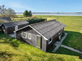 Amazing Home In Storvorde With Sauna，位于斯托沃勒的酒店