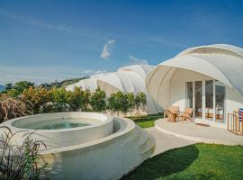 Onion Hill Glamping Managed by Manara，位于金塔马尼的豪华帐篷