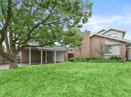 Direct access to Park 4 Bedroom Nice House