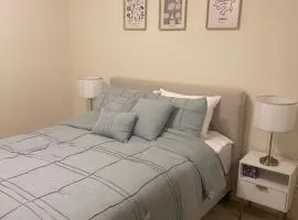 LALA House -1Br with Free Parking, Pool, Laundry