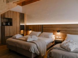 Armon Greenblu Hotel & Wellness，位于佛加里达的带热水浴缸的酒店