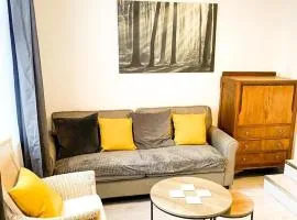 Gravesend 2 Bedroom Flat -2 mins to STN -GF