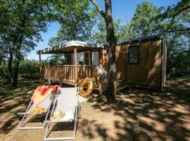 Chalet 4 étoiles - Piscine - ccafdif，位于Loupiac的酒店
