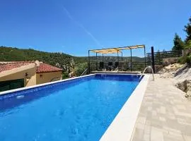 3 Bedroom Cozy Home In Skradin