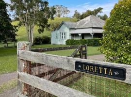 Loretta- a rustic country cottage，位于Brookfield的酒店