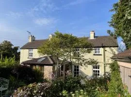 Charming Chepstow Cottage, 3 Bedrooms