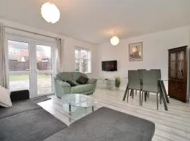 Clothier House - Stylish 3Bed Haven, WiFi & Driveway Parking