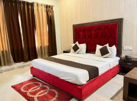 Hotel Satkar Residency & Banquets，位于Khizrābād的酒店