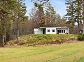 Cozy Home In Björköby With Kitchen，位于Björköby的酒店