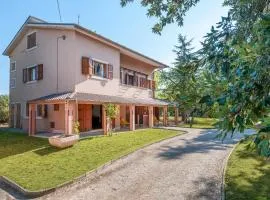 Gorgeous Home In Ponzano Di Fermo