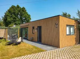 Nice Home In Heinkenszand With Wifi