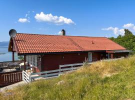 Nice Home In Sjernarøy With Wifi，位于Sjernarøy的酒店