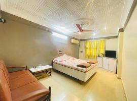 Hotel Rajdhani - Best Family Hotel in Pavagadh and in Halol GIDC，位于Hālol的酒店
