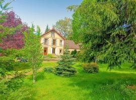 Maison confortable avec jardin - Longny les Villages，位于Malétable的酒店