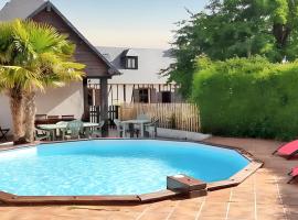 Villa charmante dans les vergers de Normandie avec piscine privée.，位于Épinay的酒店