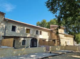 Domaine de la Tapie de Bouchet - en Camargue，位于阿尔勒的酒店