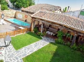 Spacious villa with private pool - Campo de Cuéllar，位于Campo de Cuéllar的酒店