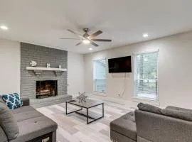 3 Mi to The Woodlands: Warm & Welcoming Home!