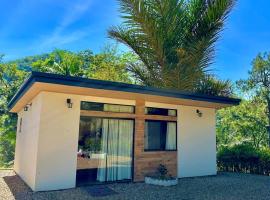 Tiny Houses Amsterdam, Timbó，位于廷博的酒店