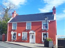 Ben Levy House Rental Suite, Clonbur Village，位于Clonbur的酒店