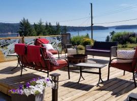 Cozy Quiet Suite with Private Hot Tub with Ocean Views，位于纳奈莫的酒店