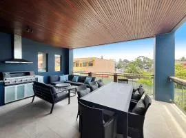 Heart of the Village - Walk to the Waters Edge