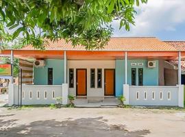Ayna Syariah Mitra RedDoorz Indramayu，位于井里汶的酒店
