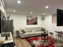 Luxe Townhouse, Niagara Falls