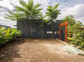 Casa Candali, Farm Haven - Bogor Short Getaway - Respectful Guest Only，位于茂物的酒店