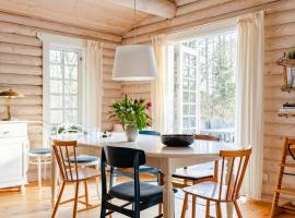 Cozy Times In Log House Amongst Trees，位于埃贝尔托夫特的酒店