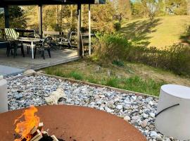 70S Oasis Near Water In Mols Bjerge，位于克内贝尔的酒店