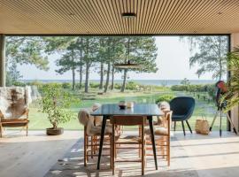 Modern Exclusivity In 60S House Near Dyngby Beach，位于欧德尔的酒店