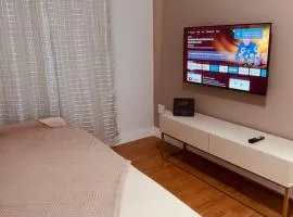 Apto no Centro, com Ar Condicionado e Lava e Seca