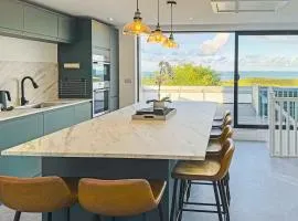 Pass the Keys The View in Moelfre for 8 people with sea views