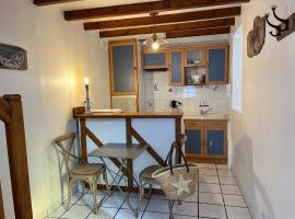 Charmante maison de pêcheur 50 m de la plage et du Port，位于巴尔夫勒的酒店