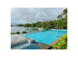 Almost Heaven Lake Resort，位于Cavinti的度假村